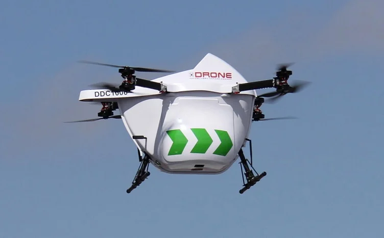 dron za dostavu prikaz drona u letu - dronovi.rs